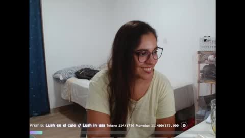 Snapshot of ursumi1 chatting on 09.18.25 ursumi1 online show from 09.18.25