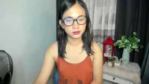 Snapshot of ursweet_athisa18 chatting on 11.21.25 Athisa online show from 11.21.25