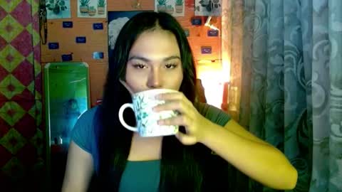 YOURGIRLCAMILLA online show from 12.17.25