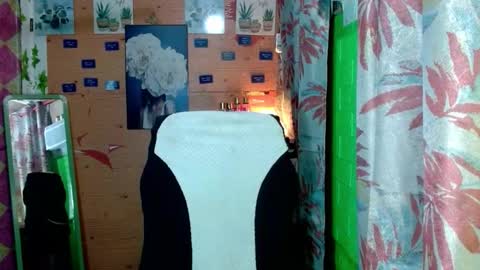 Snapshot of urunexpensivecamilla chatting on 02.24.26 YOURGIRLCAMILLA online show from 02.24.26