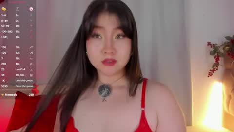 Snapshot of uwumary chatting on 06.26.26 Mary online show from 06.26.26