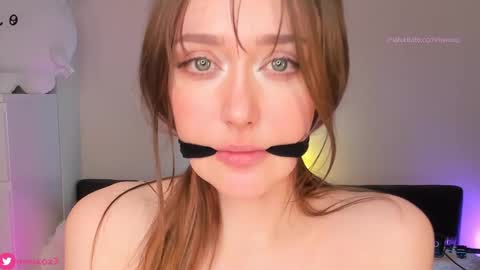 Snapshot of uwuxo chatting on 12.11.24 Romy online show from 12.11.24