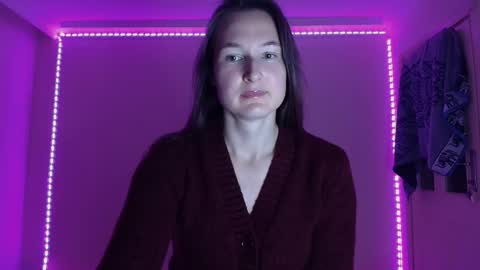 Snapshot of va_len_sea_ya chatting on 12.21.25 Valensiya online show from 12.21.25