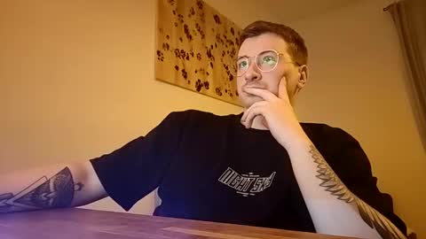 Snapshot of vacation__ chatting on 01.24.25 vacation__ online show from 01.24.25