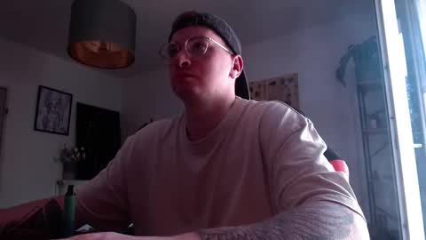 Snapshot of vacation__ chatting on 09.19.25 vacation__ online show from 09.19.25