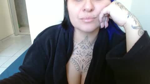 Snapshot of vaholiver chatting on 05.31.26 Vah Oliver online show from 05.31.26