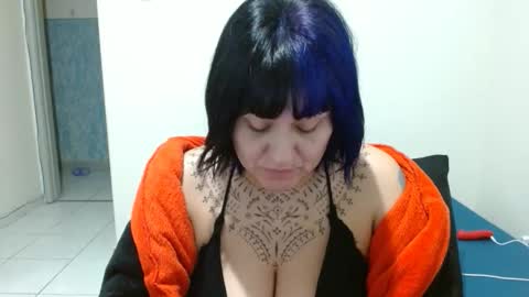 Snapshot of vaholiver chatting on 06.02.26 Vah Oliver online show from 06.02.26