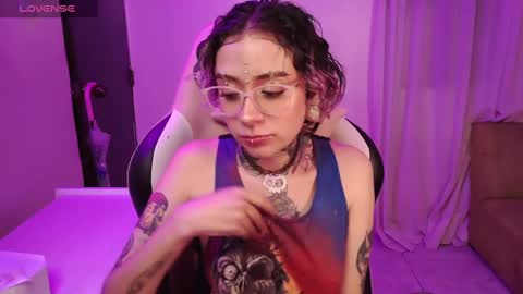 Vainilla Independent model online show from 02.22.25