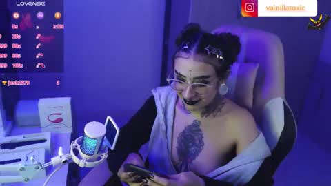 Vainilla Independent model online show from 10.01.25