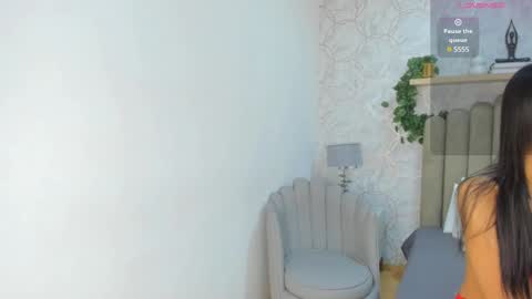 Vaiolet  online show from 12.15.24