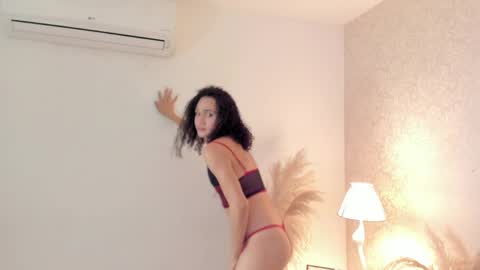 Vaiolet  online show from 04.28.26