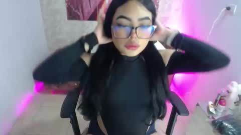 Vaiolet online show from 12.19.25