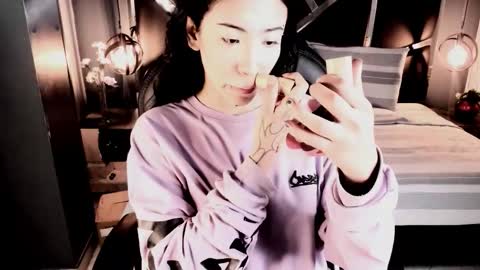 Vaioleth online show from 12.20.25