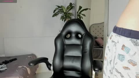 Vaioleth online show from 04.22.26