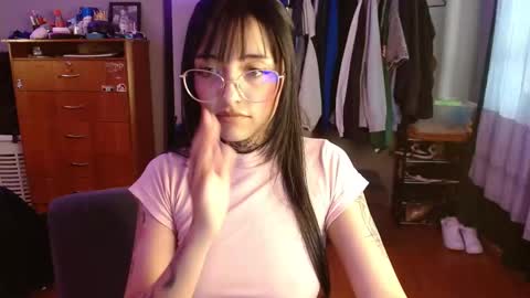 Snapshot of val_azuna chatting on 11.26.25 valentina online show from 11.26.25