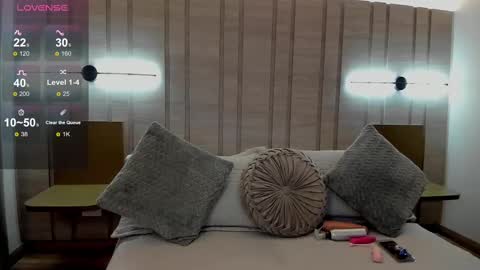 Snapshot of val_rossi chatting on 09.25.25 Valentina online show from 09.25.25