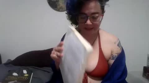 Snapshot of valarieak chatting on 10.07.25 valarieak online show from 10.07.25