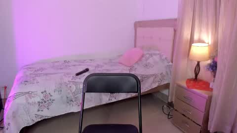 HI IM NEW online show from 03.12.25