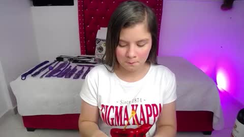 Snapshot of valeamaya chatting on 12.05.25 valeamaya online show from 12.05.25