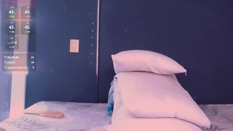 Snapshot of valen_thompson chatting on 12.11.24 IG-valen mendoza99 twitter valenthompson99 online show from 12.11.24