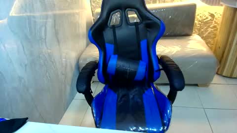 Snapshot of valentina__r chatting on 05.29.26 Valentina R online show from 05.29.26