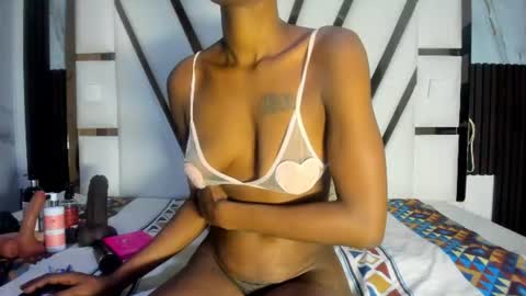 Snapshot of valentina_eboni chatting on 06.11.26 Sharon online show from 06.11.26