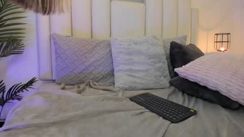 Snapshot of valentina_m17 chatting on 01.08.25 VALENTINA online show from 01.08.25