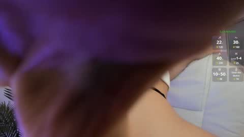 Snapshot of valentina_m17 chatting on 01.10.25 VALENTINA online show from 01.10.25