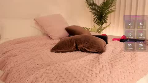 Snapshot of valentina_m17 chatting on 11.26.25 VALENTINA online show from 11.26.25