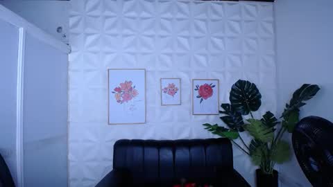 Valentina  online show from 09.23.25