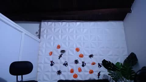 Valentina  online show from 10.11.25