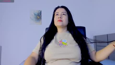 Snapshot of valentina_owens chatting on 03.18.26 valentina_owens online show from 03.18.26