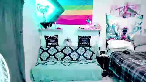 Tina Bates online show from 01.08.25