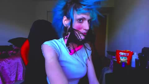 Tina Bates online show from 09.15.25