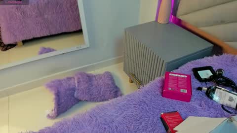 Snapshot of valentine_mia_ chatting on 02.04.26 Mia online show from 02.04.26