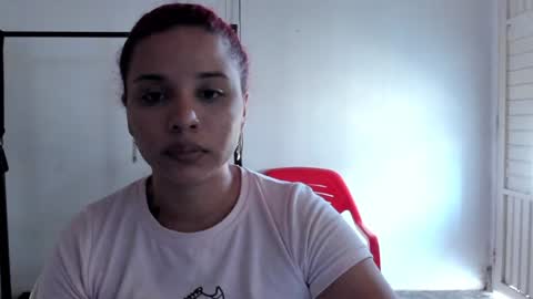 Snapshot of valentinna_5 chatting on 01.25.25 Danielle Please help me to reach 300 thumbs up online show from 01.25.25