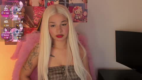 Snapshot of valentinna_5 chatting on 02.06.25 Danielle Please help me to reach 300 thumbs up online show from 02.06.25