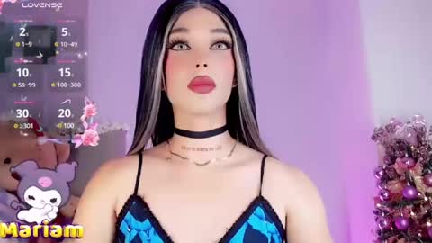 Snapshot of valentinne_marian chatting on 12.22.24 Marian online show from 12.22.24