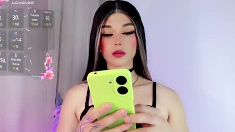 Snapshot of valentinne_marian chatting on 01.22.25 Marian online show from 01.22.25