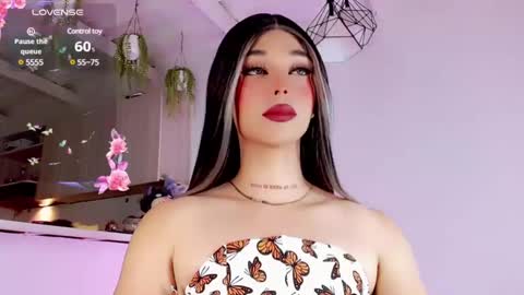 Snapshot of valentinne_marian chatting on 02.04.25 Marian online show from 02.04.25