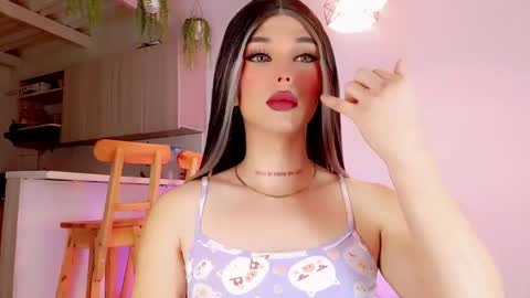 Snapshot of valentinne_marian chatting on 02.09.25 Marian online show from 02.09.25