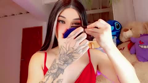 Snapshot of valentinne_marian chatting on 02.17.25 Marian online show from 02.17.25