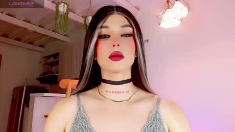 Snapshot of valentinne_marian chatting on 02.21.25 Marian online show from 02.21.25