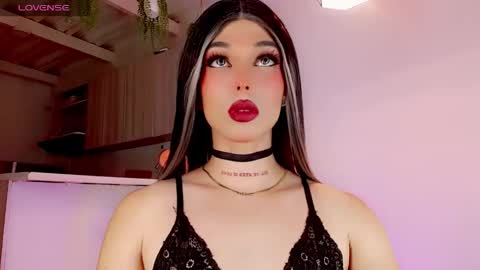 Snapshot of valentinne_marian chatting on 02.23.25 Marian online show from 02.23.25