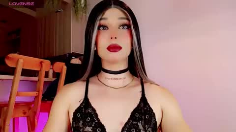 Snapshot of valentinne_marian chatting on 02.28.25 Marian online show from 02.28.25