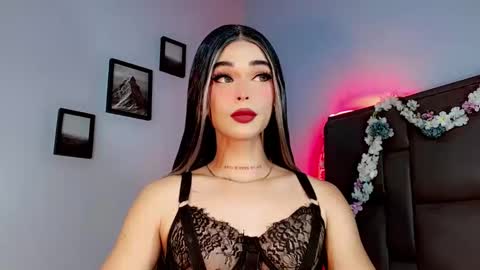 Snapshot of valentinne_marian chatting on 09.13.25 Marian online show from 09.13.25