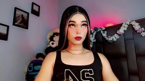 Snapshot of valentinne_marian chatting on 09.26.25 Marian online show from 09.26.25