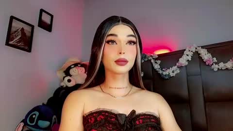 Snapshot of valentinne_marian chatting on 10.03.25 Marian online show from 10.03.25