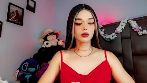 Snapshot of valentinne_marian chatting on 10.04.25 Marian online show from 10.04.25