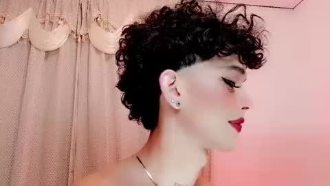 Snapshot of valentinne_marian chatting on 12.14.25 Marian online show from 12.14.25